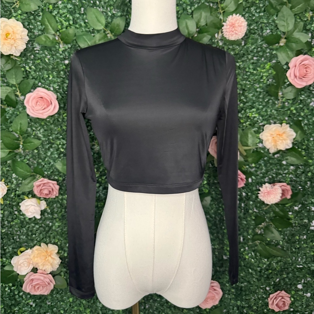 Sleek Black Long Sleeve Crop Top